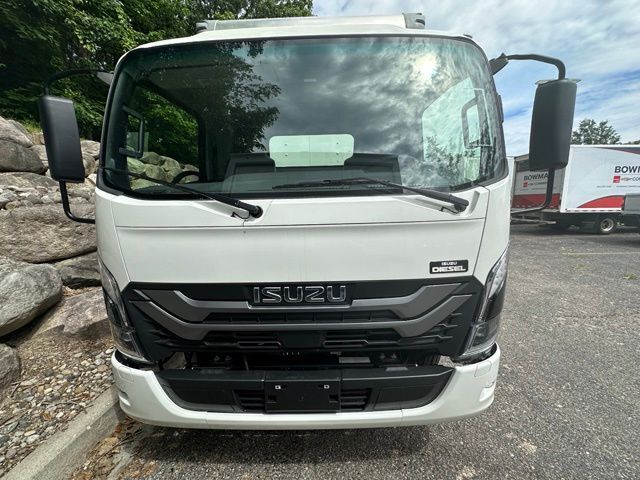 2025 Isuzu NRR