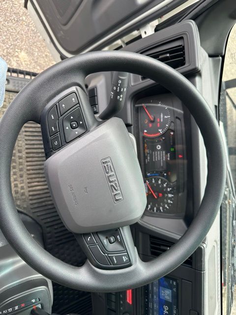 2025 Isuzu NRR