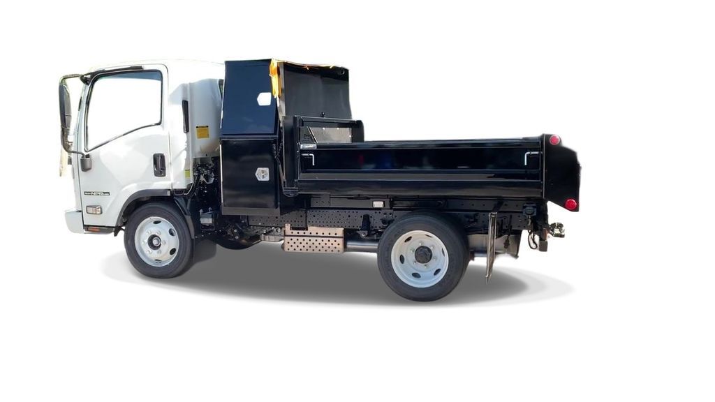 2024 Isuzu NPR HD