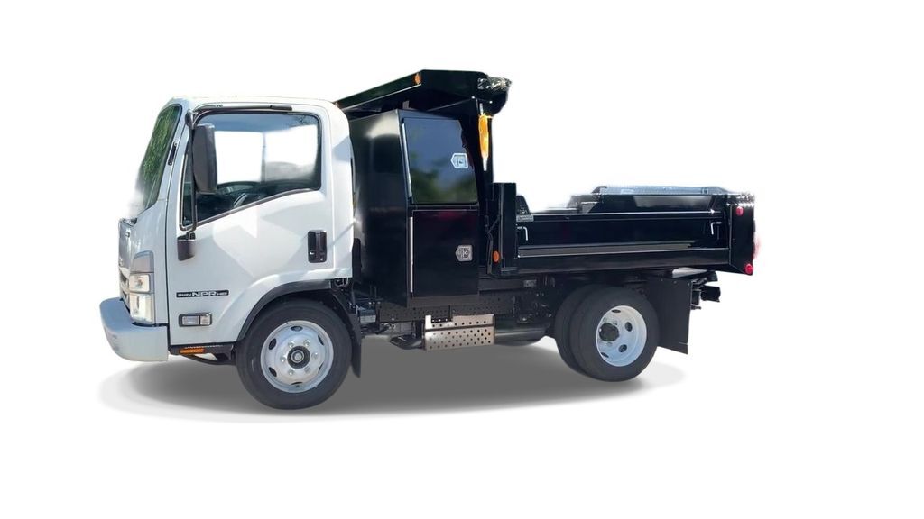 2024 Isuzu NPR HD