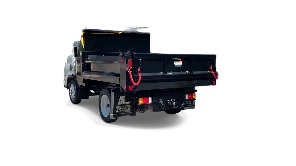 2024 Isuzu NPR HD