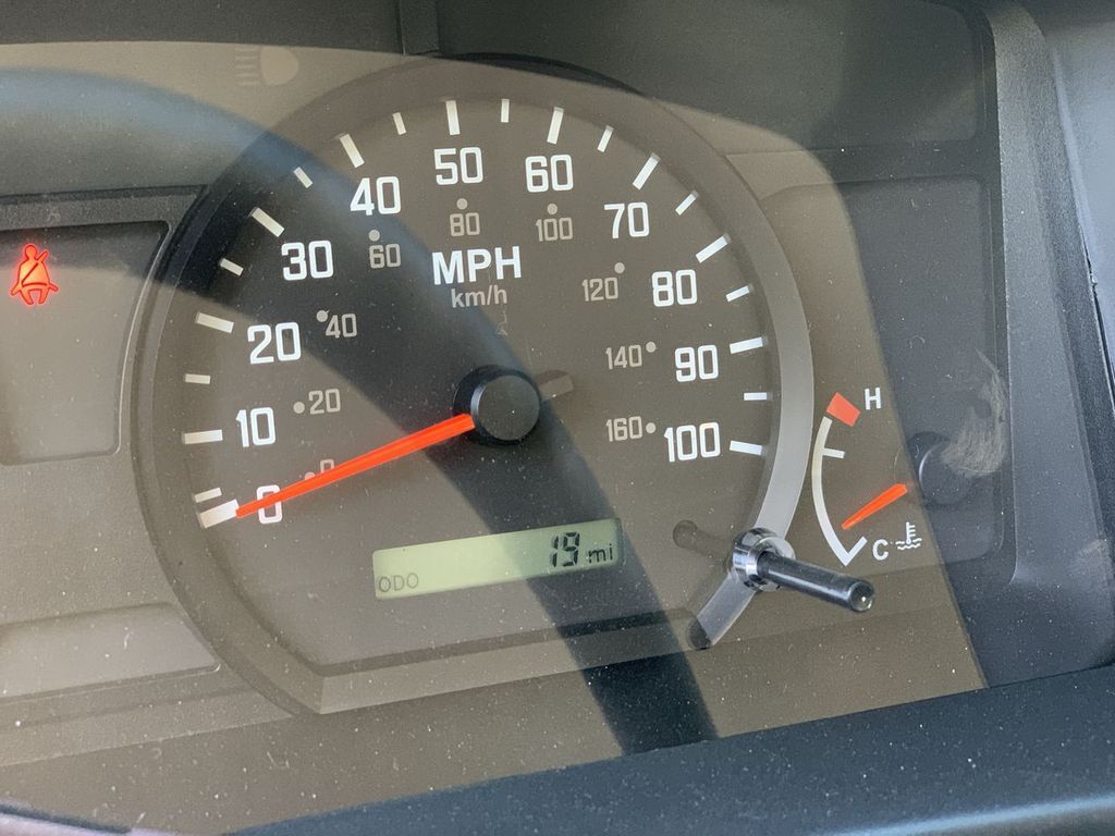 2024 Isuzu NPR HD