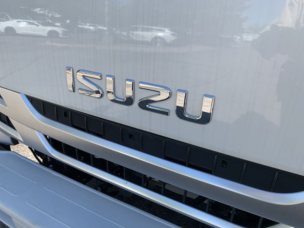 2024 Isuzu NPR HD