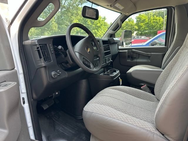 2025 Chevrolet Express 3500