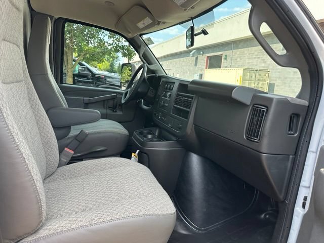2025 Chevrolet Express 3500