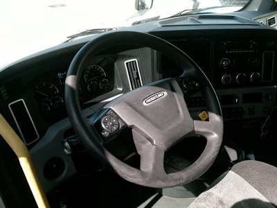 2022 Freightliner CASCADIA 126