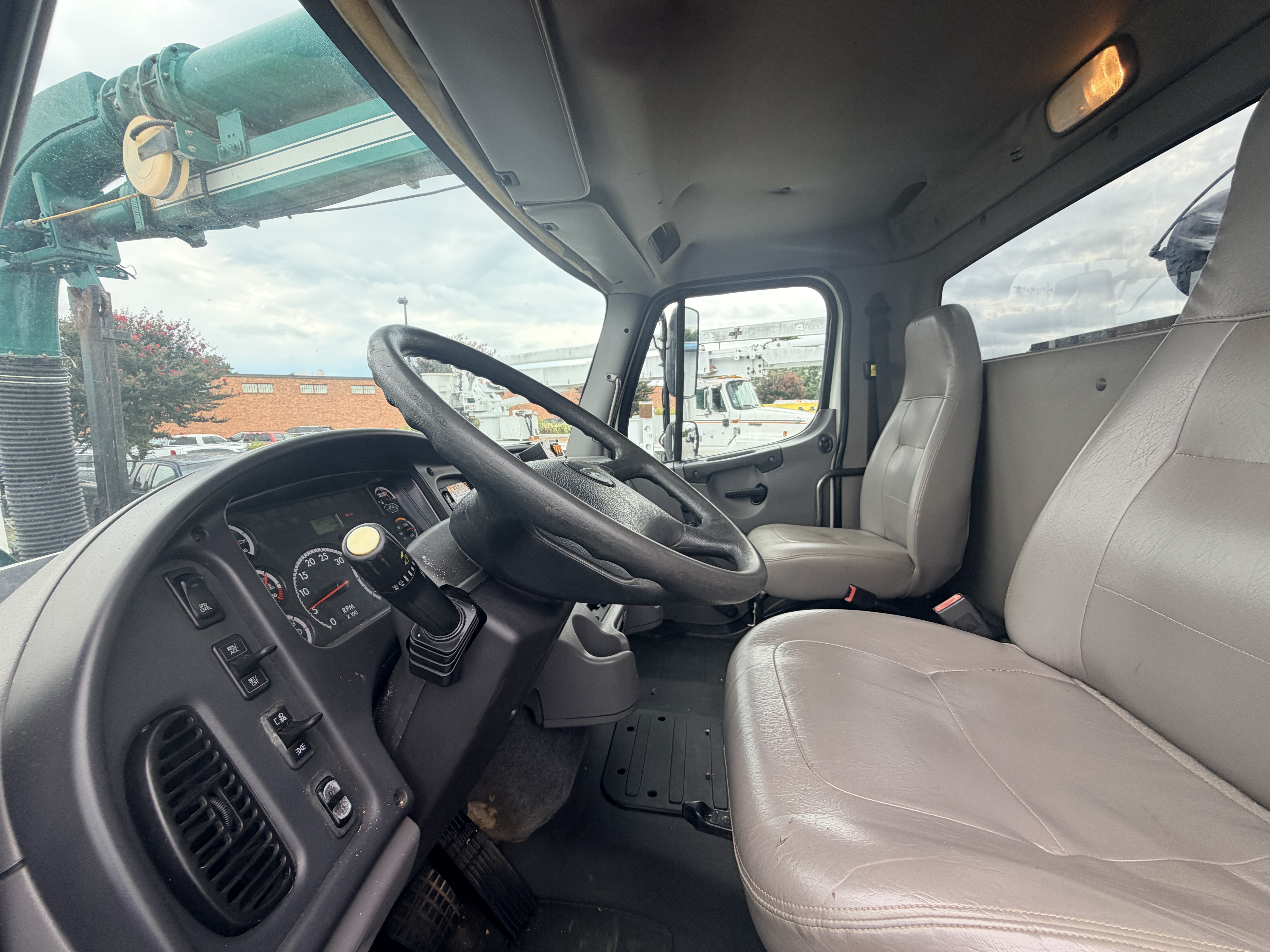 2013 Freightliner 114 SD