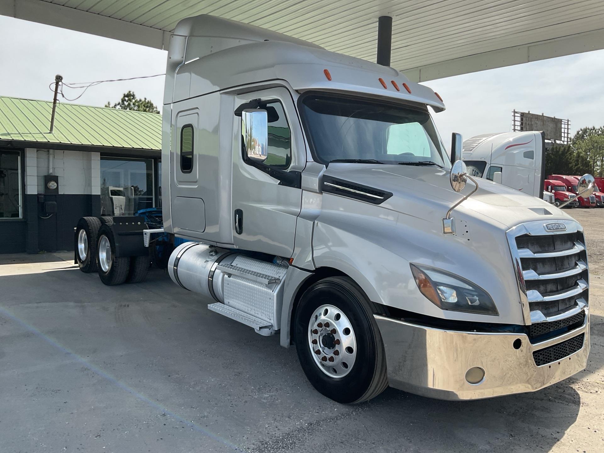 2019 Freightliner Cascadia 126