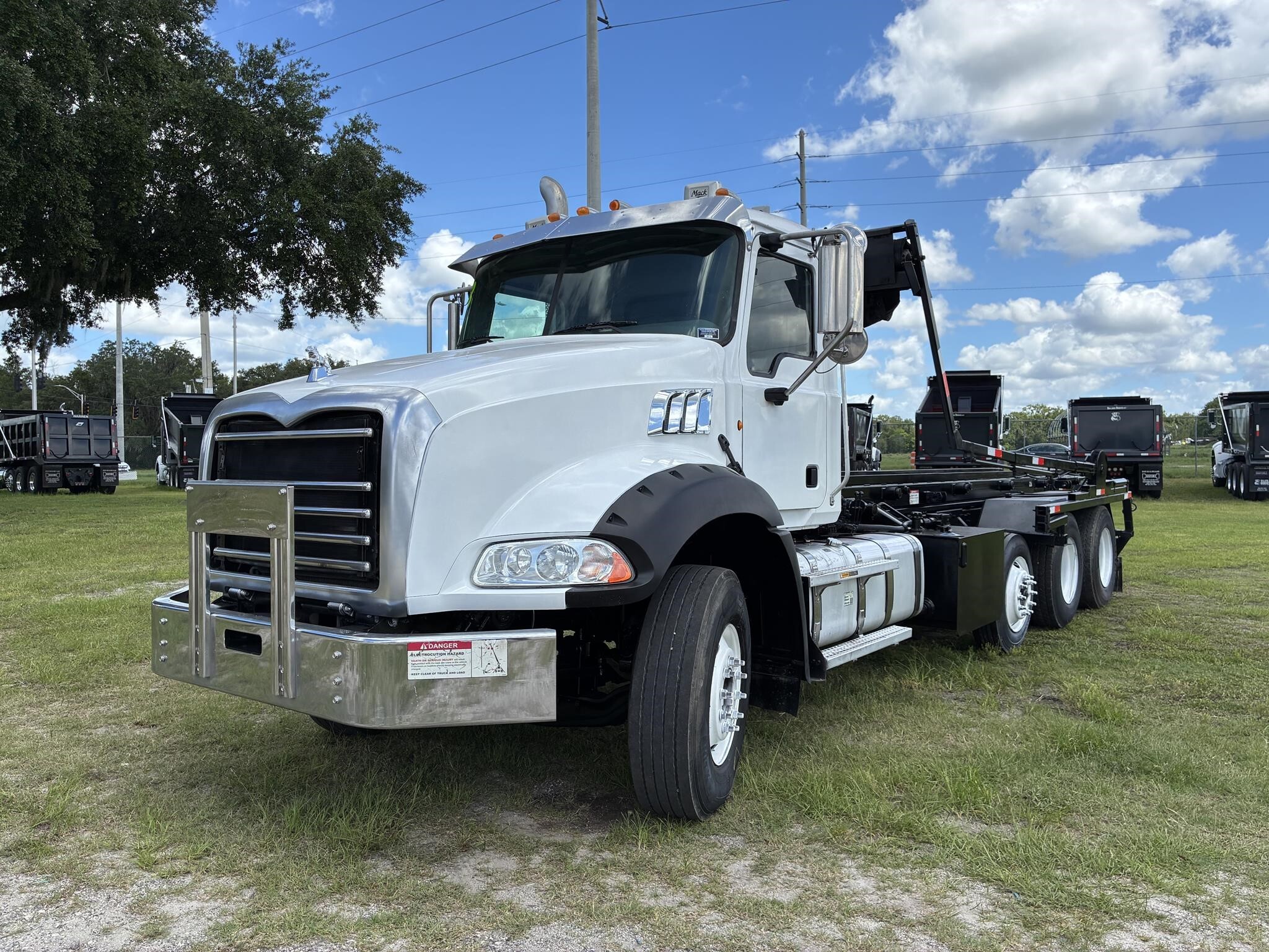 Photo of 2013 Mack GRANITE GU813