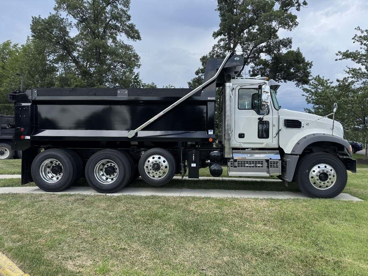 2026 Mack GRANITE