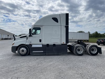 Photo of 2022 Freightliner CASCADIA 126