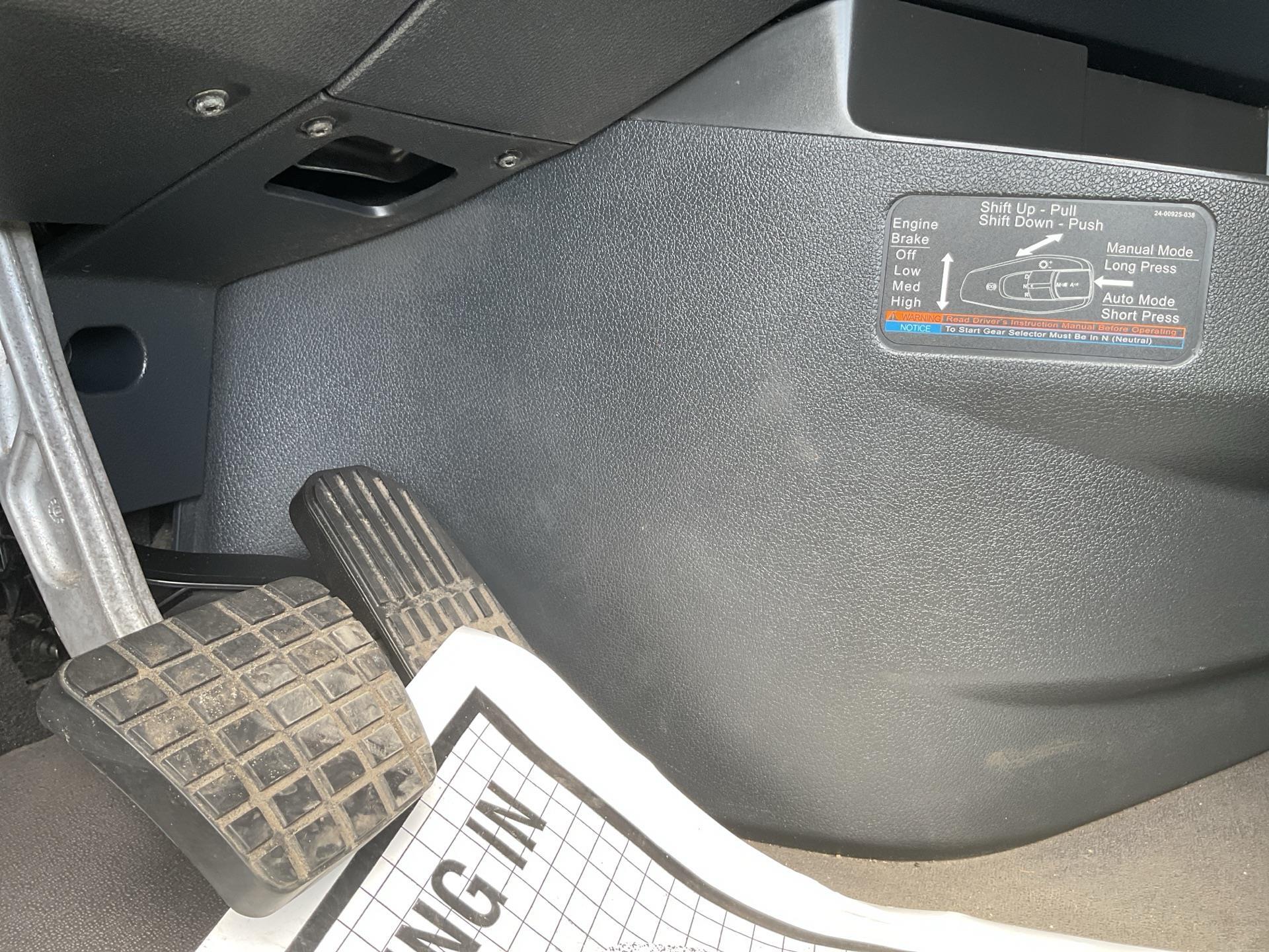 2020 Freightliner CASCADIA 126