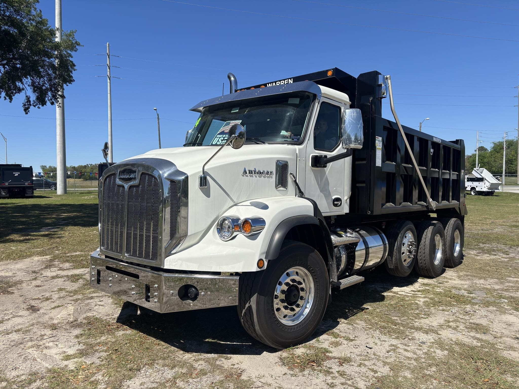 2024 Autocar DC64