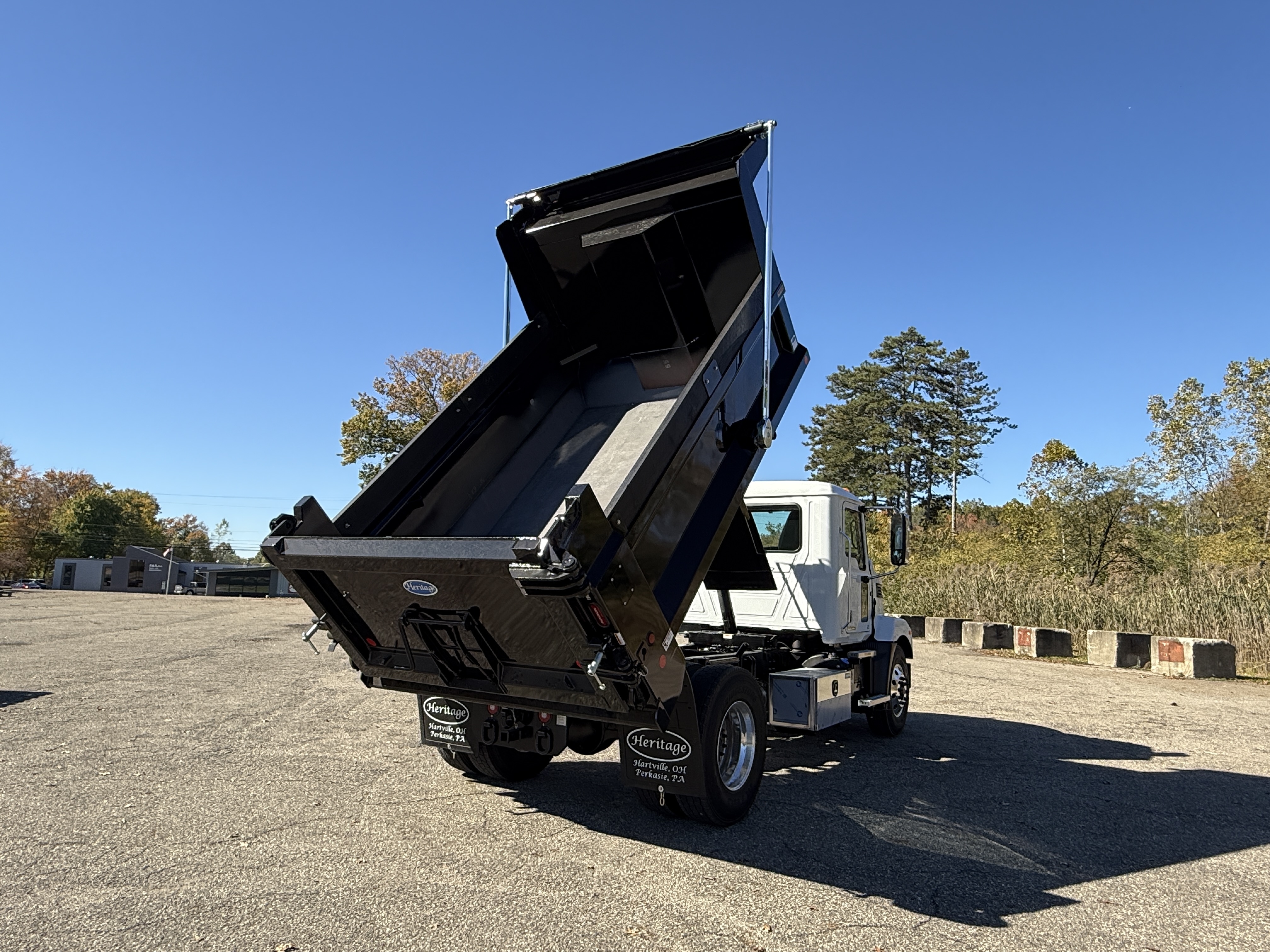 2027 Mack MD7