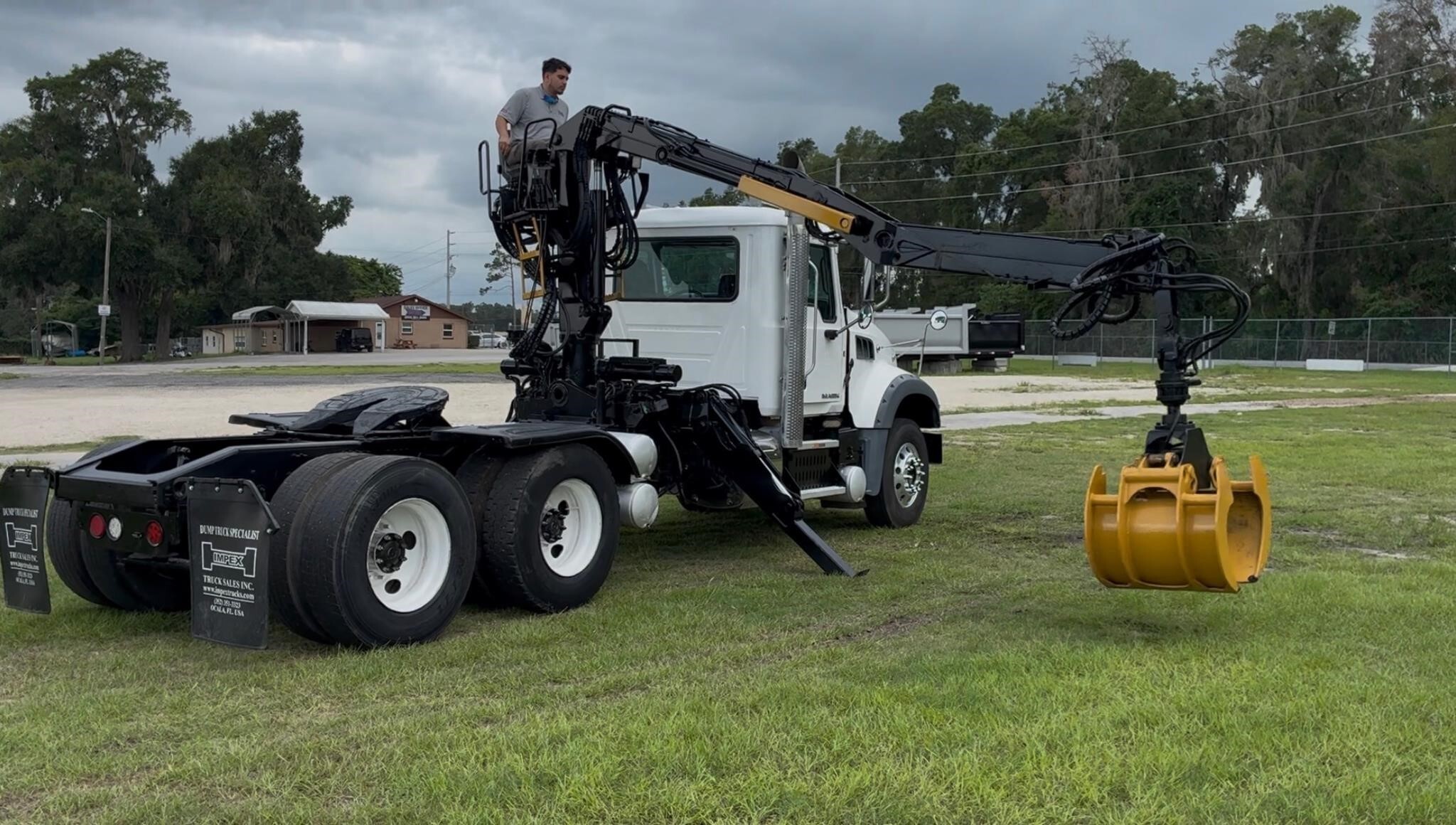 2017 Mack GRANITE GU713